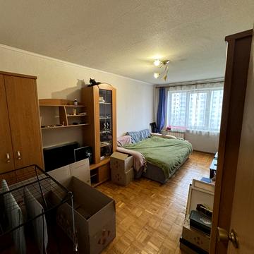 Оболонська пл. (Дружби Народів СРСР), 3