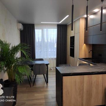 Академіка Заболотного вул., 1-Б