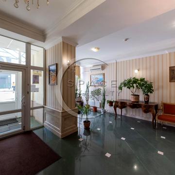 Валерія Лобановського просп. (Червонозоряний), 4-В