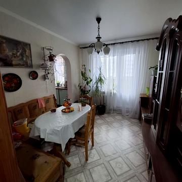 Князя Володимира Великого просп., 96