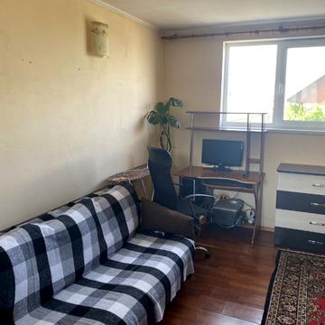 Центральна, 9