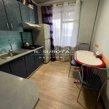 Михайла Грушевського вул. (Карла Лібкнехта), 14