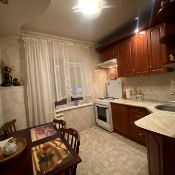 Ревуцького вул., 35