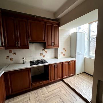 Незалежної України вул. (40 років Радянської України), 31