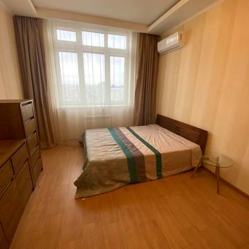 Гната Хоткевича вул. (Червоногвардійська), 8