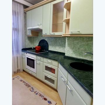 Академіка Корольова вул., 112