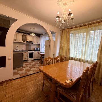 Михайла Омеляновича-Павленка вул. (Суворова), 18/20