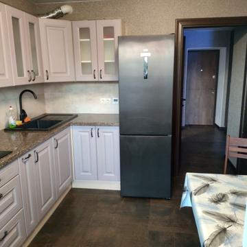 Стадіонна вул., 6