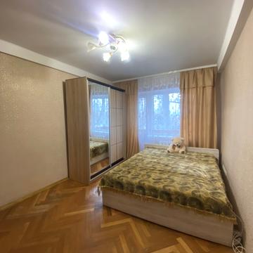 Романа Ратушного вул. (Волгоградська), 15