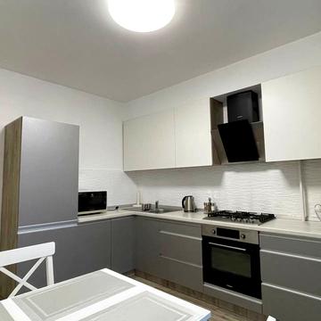 Набережна Перемоги вул., 44б