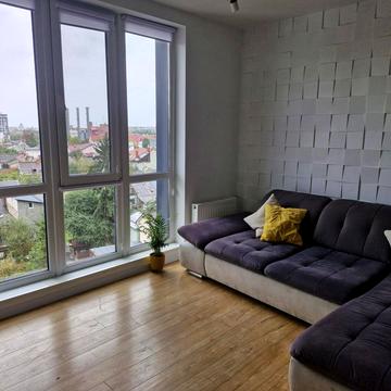 Вячеслава Липинського вул. (), 5