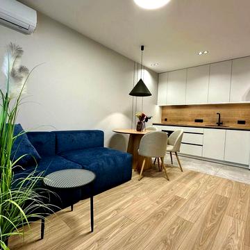 Салютна вул., 2к24