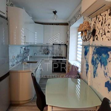 Чеховський пров., 2