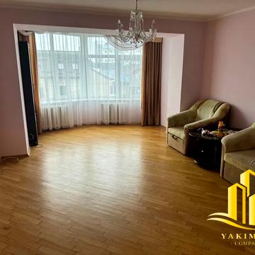 Євгенії Ярошинської вул., 6