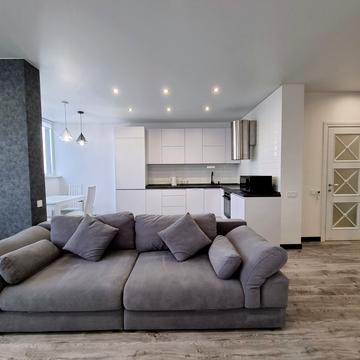 Вацлава Гавела бульв. (Івана Лепсе), 28