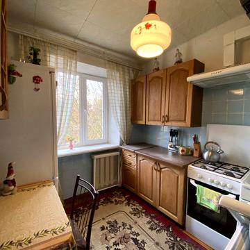 Космонавтів вул., 11в