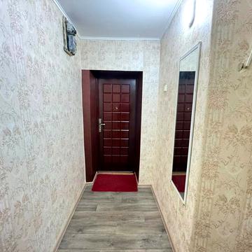 Космонавтів просп., 35