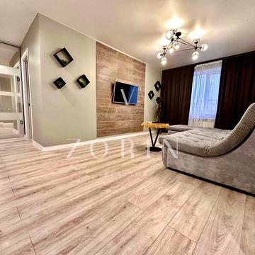 Героїв просп., 12