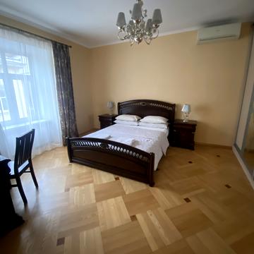 Братів Рогатинців вул., 3