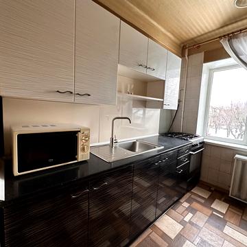 Верховної Ради бульв., 16