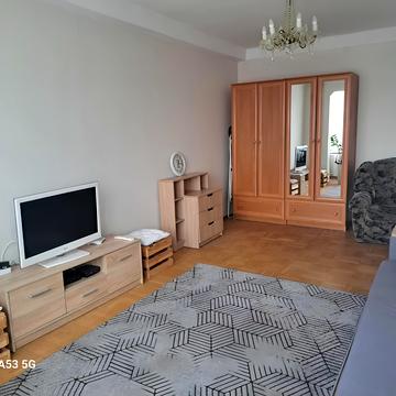 Автозаводська вул., 25