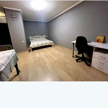 Євгена Танцюри вул., 37/43