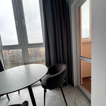 Миколи Руденка бульв. (Кольцова), 8 BOX