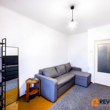 Прирічна вул., 19-В