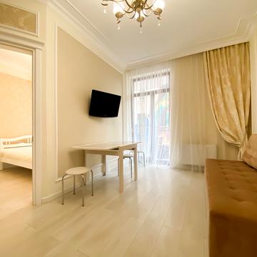 Французький бульв., 13а