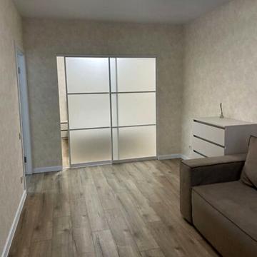 Польова вул., 8