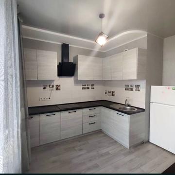 Михайлівська вул., (Будинок 1)