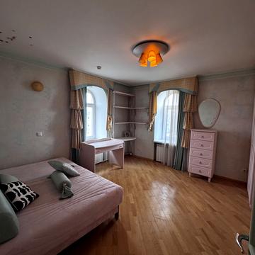 Володимира Івасюка просп. (Героїв Сталінграду), 22