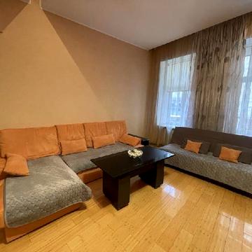 Мала Житомирська вул., 3/4