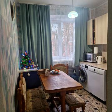 Інститутська вул., 13