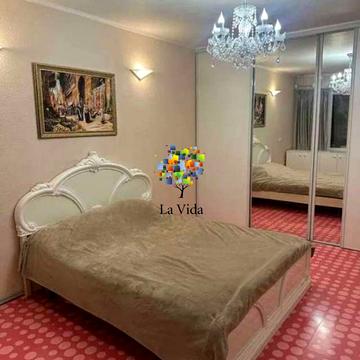 Миколи Лаврухіна вул., 7