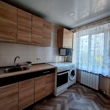 Богдана Хмельницького просп. (Героїв Сталінграда), 129