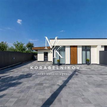 Шкільна вул., 44