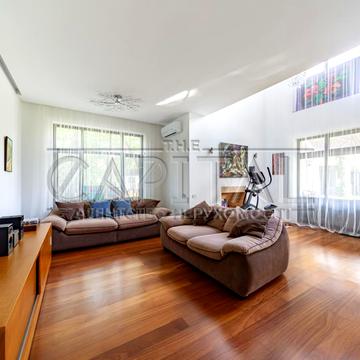 Патріарха Володимира Романюка вул. (Жовтнева)