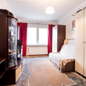 Милославська вул., 2