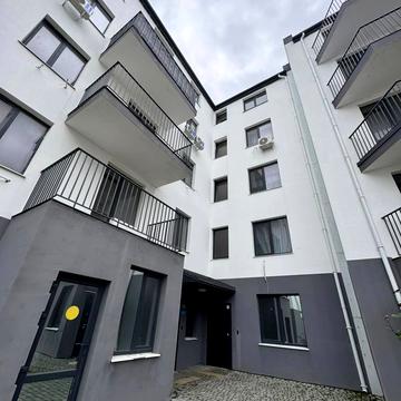 Академіка Сахарова вул., (Будинок 1)