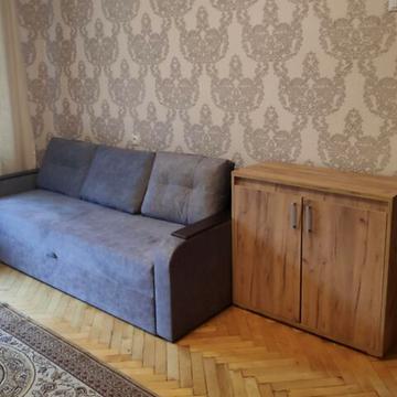 Академіка Корольова вул., 5