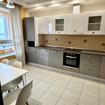 Зарічна вул., 1-Б