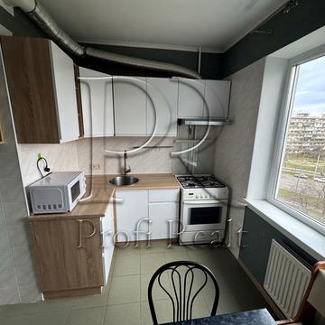 Йорданська вул. (Лайоша Гавро), 11