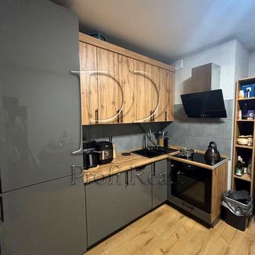 Приозерний бульв., 6