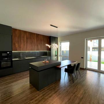 Загорська вул., 98