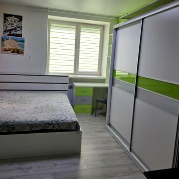 Мирна вул., (Будинок 1)