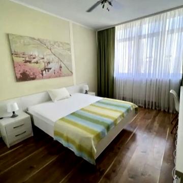 Воскресенська вул., 12-А