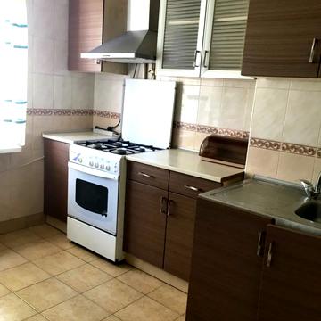 Варненська вул., 23