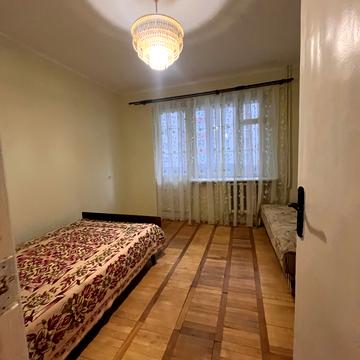 Василя Симоненка вул., 5