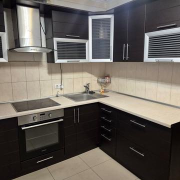 Райдужна вул., 31